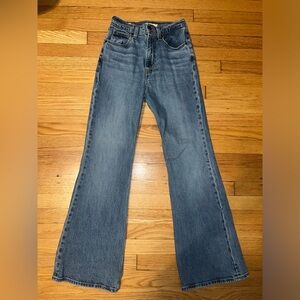 Levi’s 70’s High-Rise Flare Jeans. Color: Sonoma Walks. Size: 26